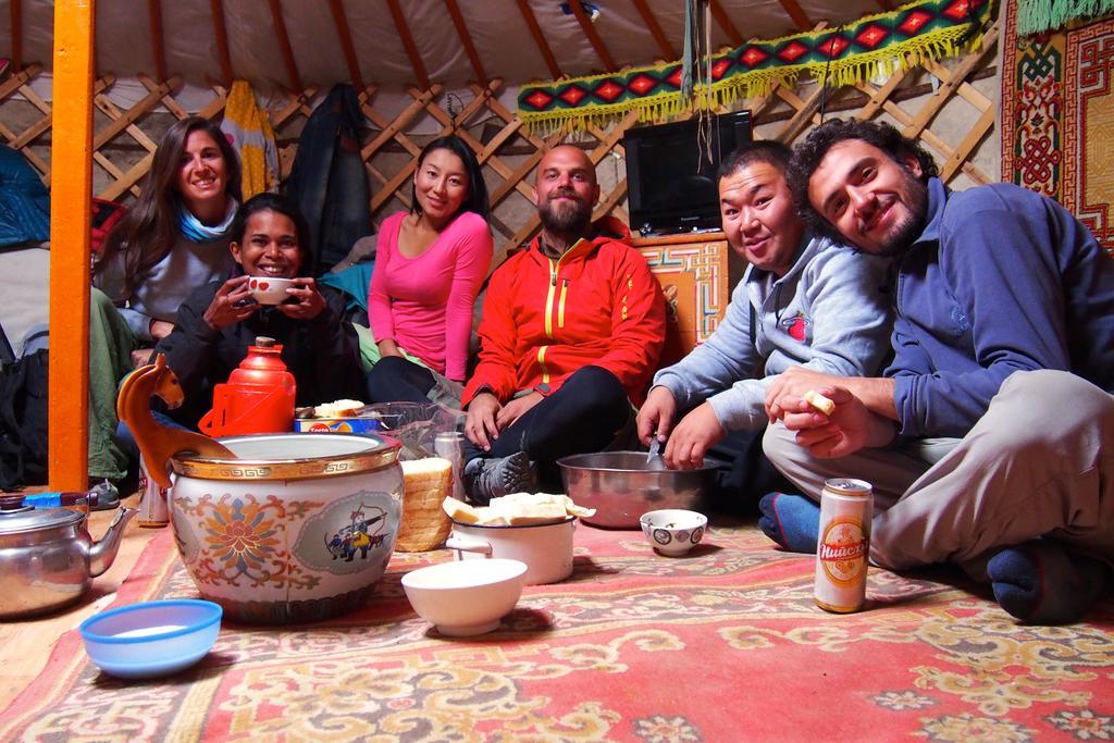 Top Tour & Guesthouse Mongolia Ulán Bator Exterior foto